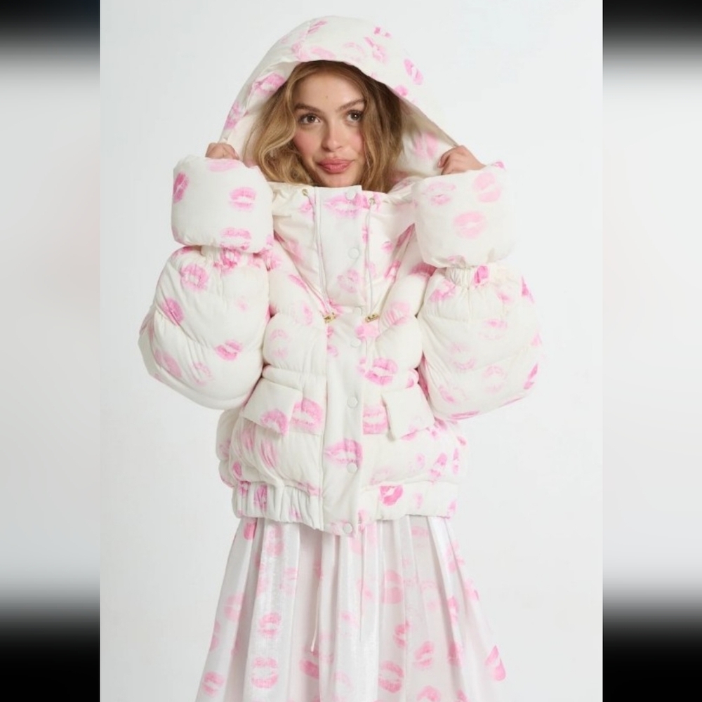 Selkie Kiss On Lips Hooded Puffer Jacket - Picture 1 of 10